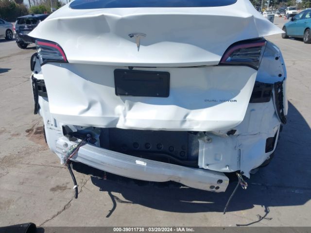 Photo 5 VIN: 7SAYGDEEXPF683379 - TESLA MODEL Y 