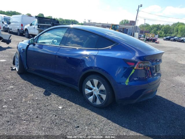 Photo 2 VIN: 7SAYGDEEXPF703419 - TESLA MODEL Y 