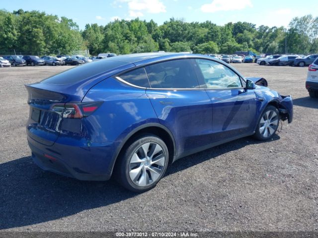 Photo 3 VIN: 7SAYGDEEXPF703419 - TESLA MODEL Y 