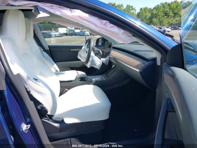 Photo 4 VIN: 7SAYGDEEXPF703419 - TESLA MODEL Y 