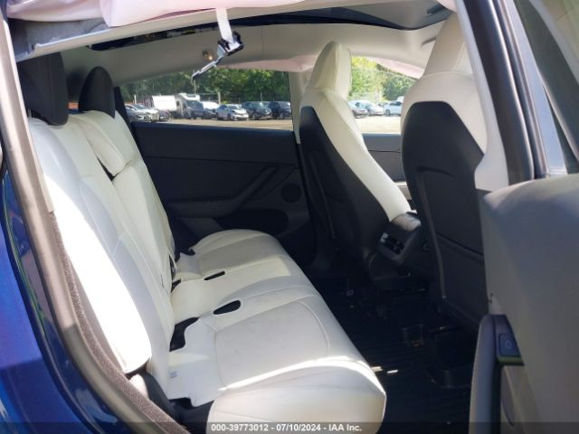 Photo 7 VIN: 7SAYGDEEXPF703419 - TESLA MODEL Y 