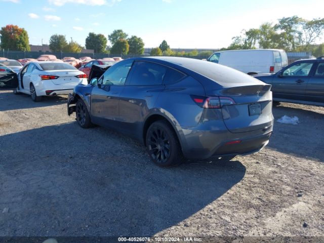 Photo 2 VIN: 7SAYGDEEXPF766262 - TESLA MODEL Y 