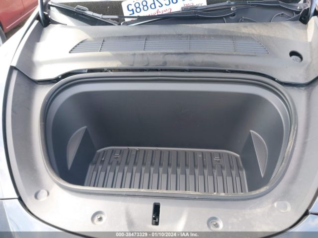 Photo 9 VIN: 7SAYGDEEXPF797379 - TESLA MODEL Y 