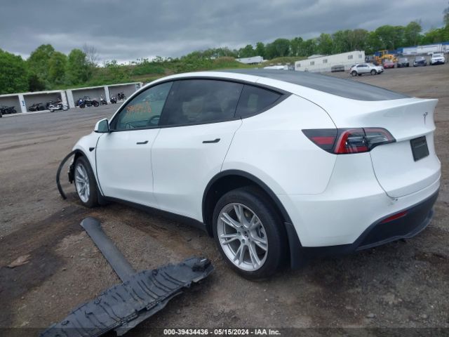 Photo 2 VIN: 7SAYGDEEXPF799455 - TESLA MODEL Y 