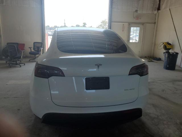 Photo 5 VIN: 7SAYGDEEXPF823348 - TESLA MODEL Y 