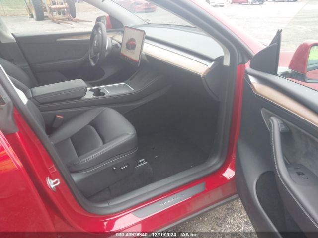 Photo 4 VIN: 7SAYGDEEXPF839081 - TESLA MODEL Y 