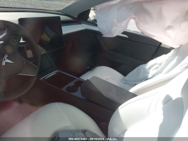 Photo 4 VIN: 7SAYGDEEXPF868208 - TESLA MODEL Y 