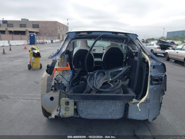 Photo 5 VIN: 7SAYGDEEXPF878303 - TESLA MODEL Y 