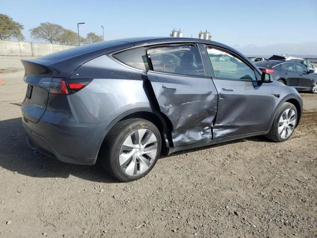 Photo 2 VIN: 7SAYGDEEXPF910943 - TESLA MODEL Y 