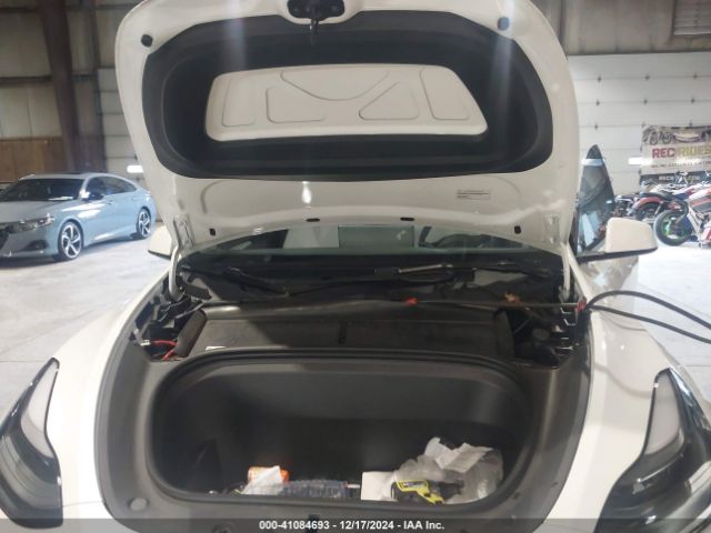 Photo 9 VIN: 7SAYGDEEXPF921229 - TESLA MODEL Y 