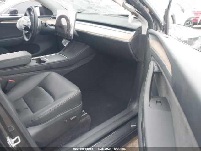 Photo 4 VIN: 7SAYGDEEXRA237667 - TESLA MODEL Y 