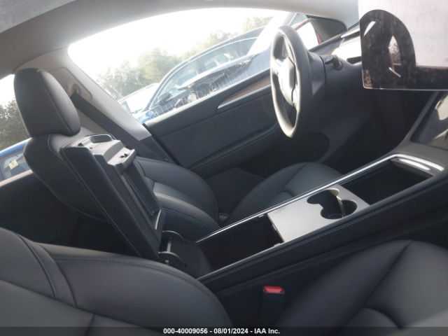 Photo 4 VIN: 7SAYGDEEXRA271866 - TESLA MODEL Y 