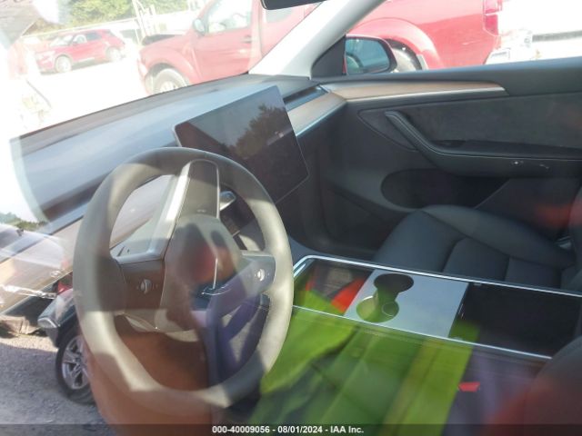 Photo 6 VIN: 7SAYGDEEXRA271866 - TESLA MODEL Y 