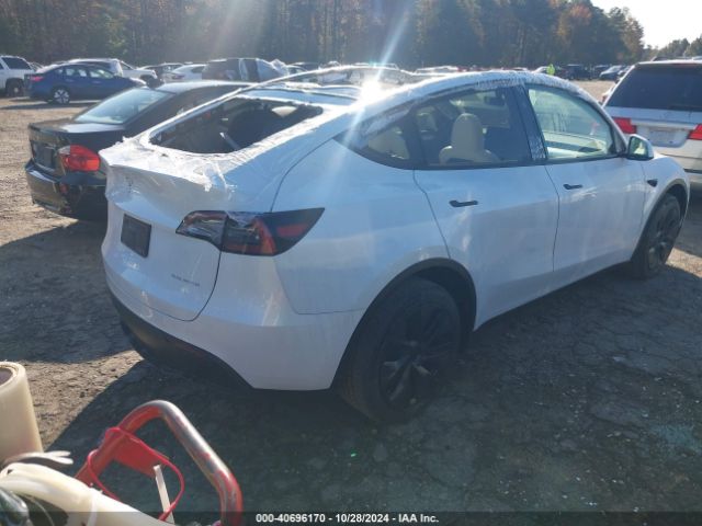 Photo 3 VIN: 7SAYGDEEXRA313534 - TESLA MODEL Y 