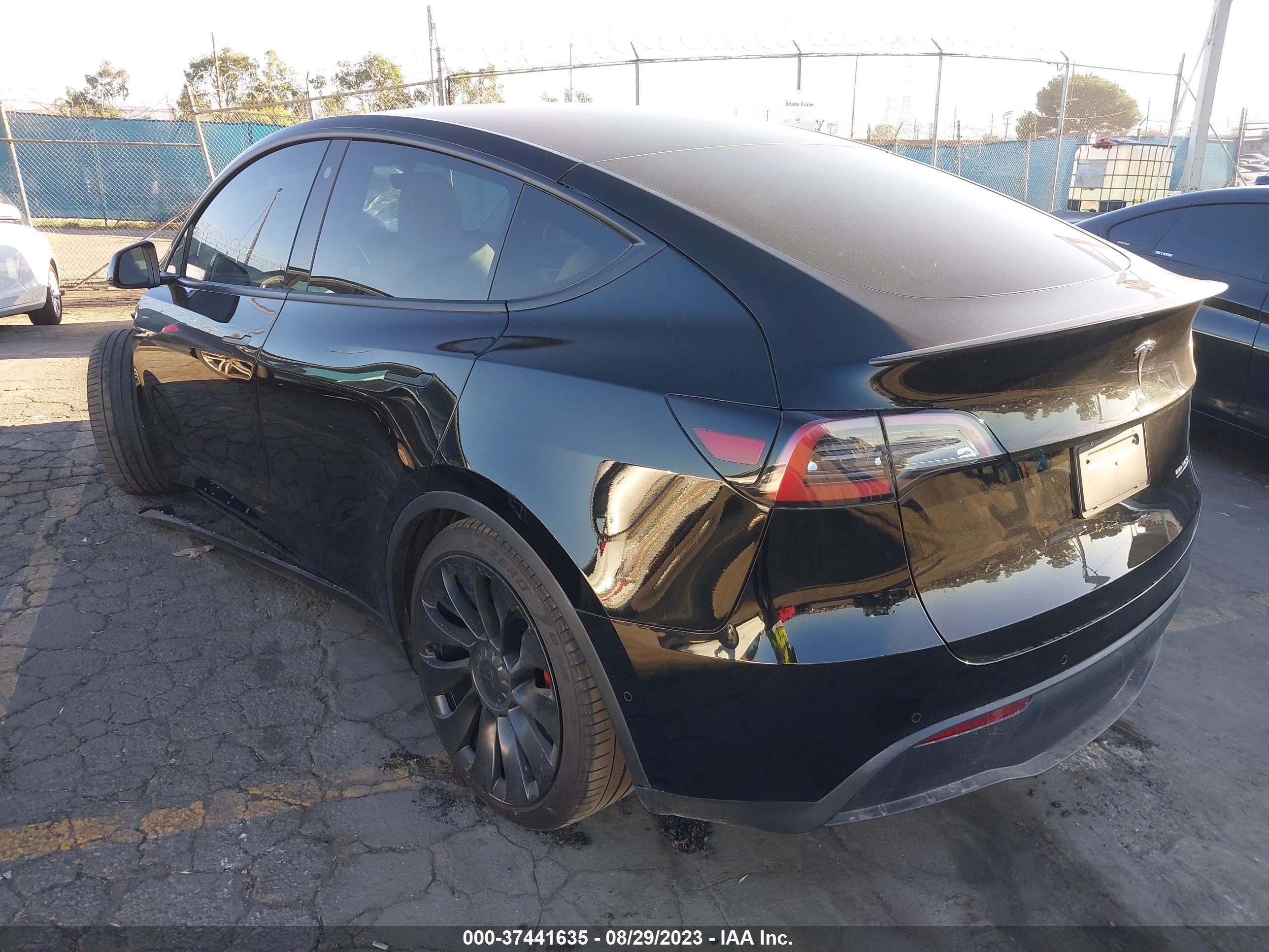 Photo 2 VIN: 7SAYGDEF0NF387888 - TESLA MODEL Y 