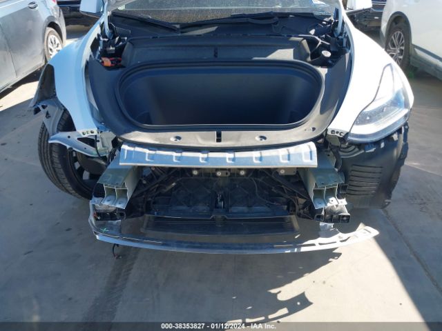 Photo 5 VIN: 7SAYGDEF0NF518639 - TESLA MODEL Y 