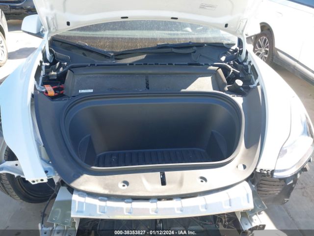 Photo 9 VIN: 7SAYGDEF0NF518639 - TESLA MODEL Y 