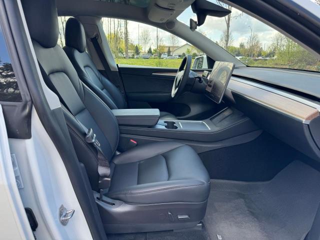 Photo 4 VIN: 7SAYGDEF0NF518737 - TESLA MODEL Y 