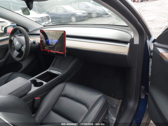 Photo 4 VIN: 7SAYGDEF0NF524067 - TESLA MODEL Y 