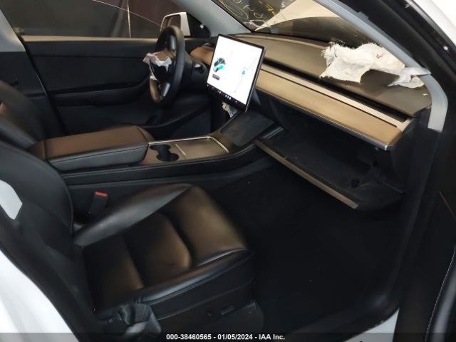 Photo 4 VIN: 7SAYGDEF1NF307286 - TESLA MODEL Y 