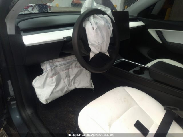 Photo 4 VIN: 7SAYGDEF1NF316943 - TESLA MODEL Y 