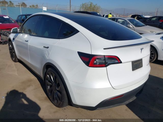 Photo 2 VIN: 7SAYGDEF1NF388578 - TESLA MODEL Y 