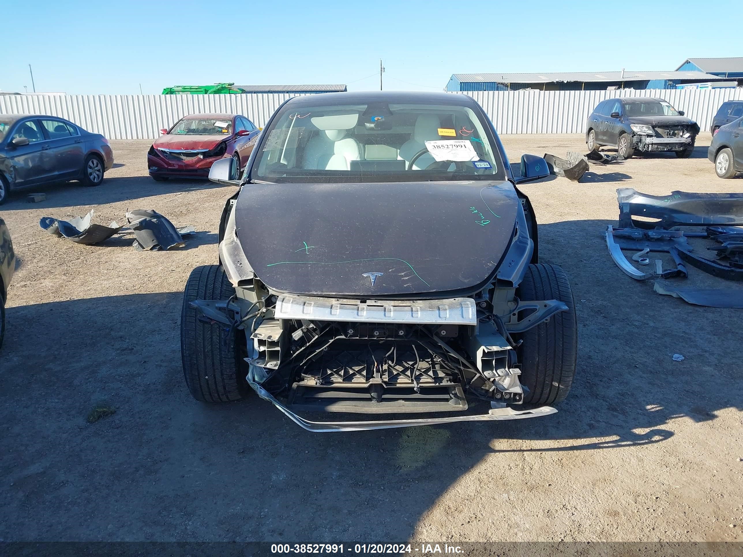 Photo 10 VIN: 7SAYGDEF1NF397393 - TESLA MODEL Y 