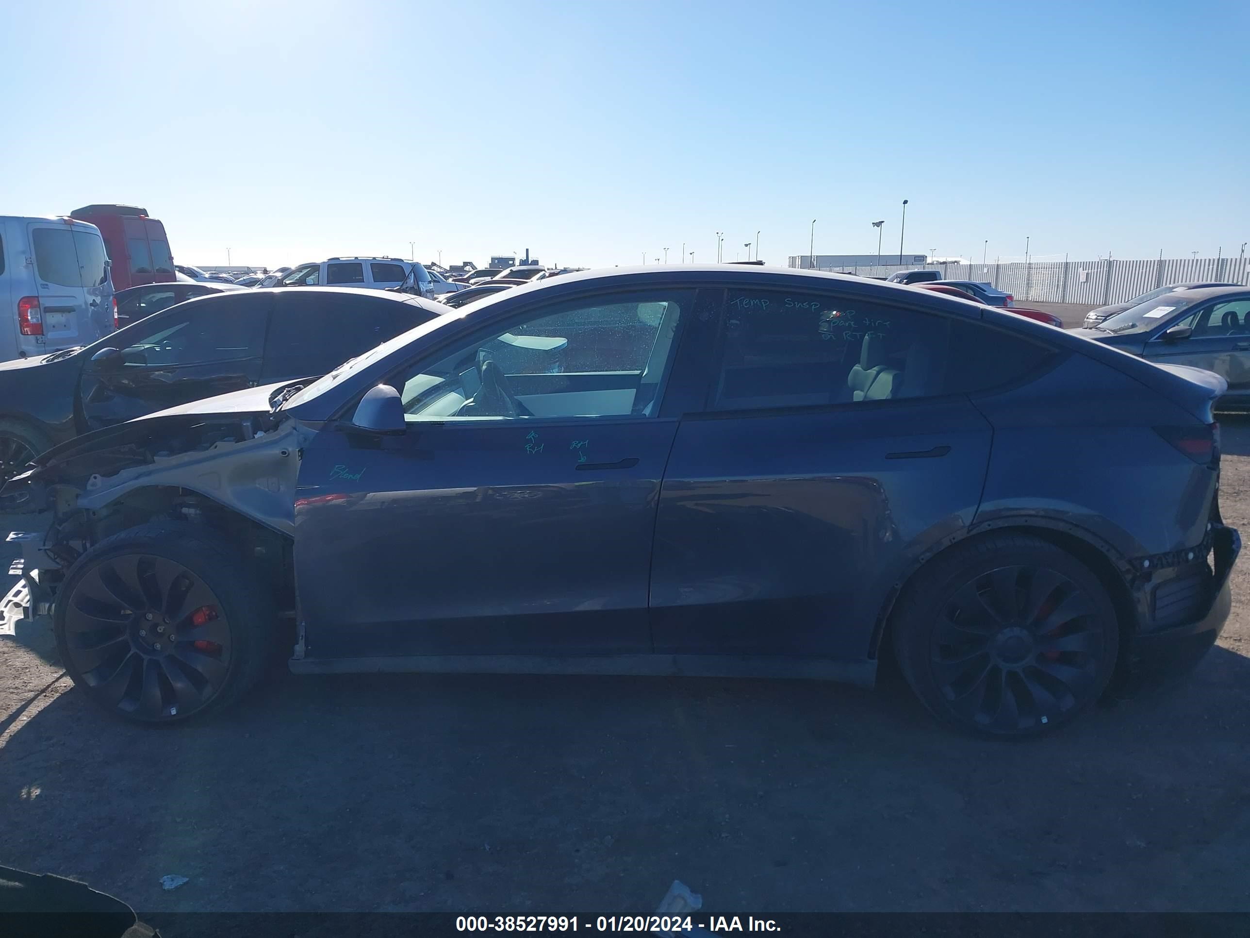 Photo 12 VIN: 7SAYGDEF1NF397393 - TESLA MODEL Y 