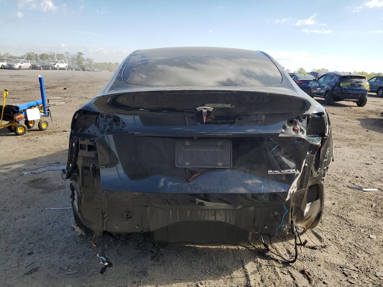 Photo 5 VIN: 7SAYGDEF1NF415343 - TESLA MODEL Y 