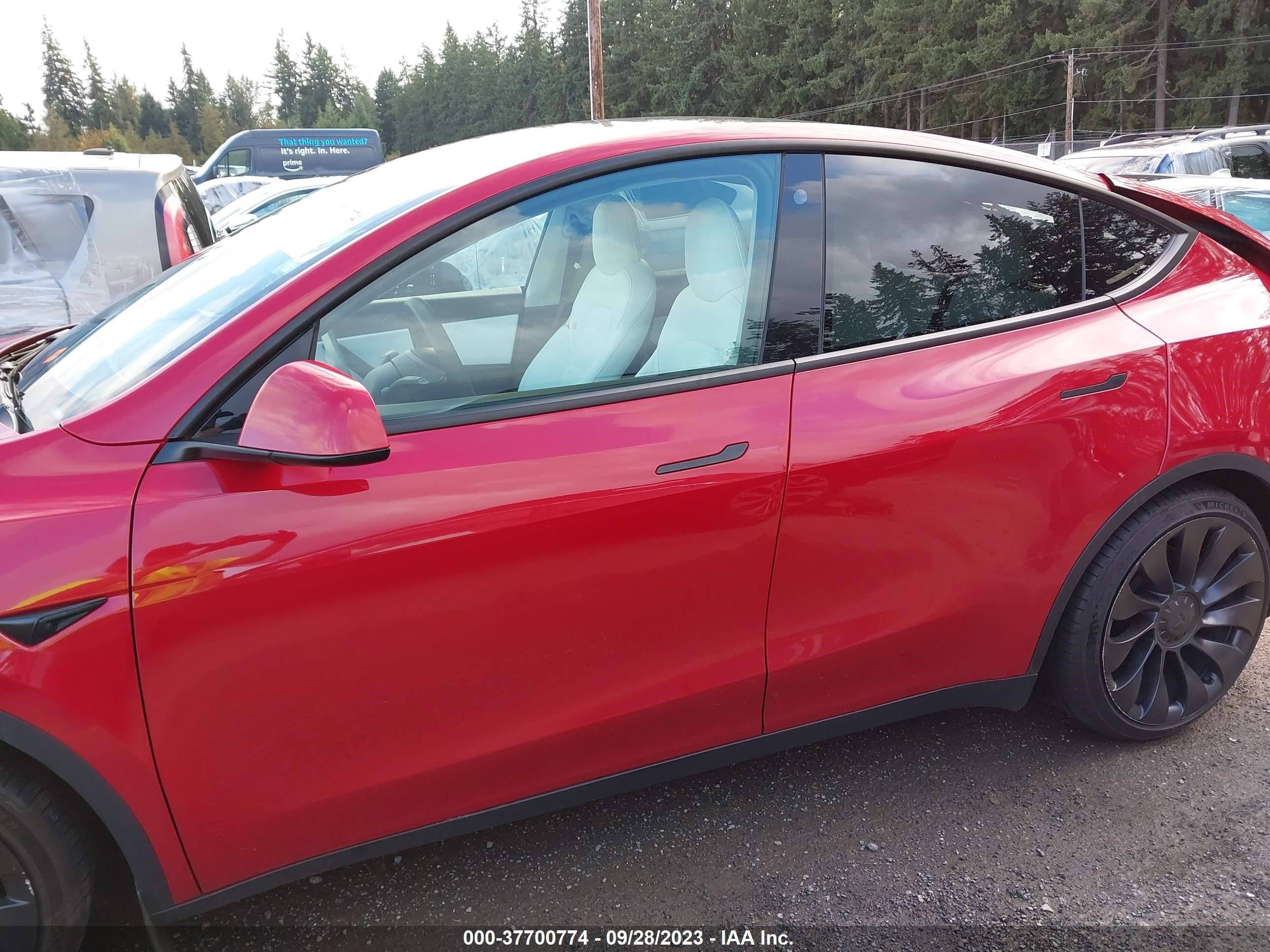 Photo 13 VIN: 7SAYGDEF1NF416735 - TESLA MODEL Y 