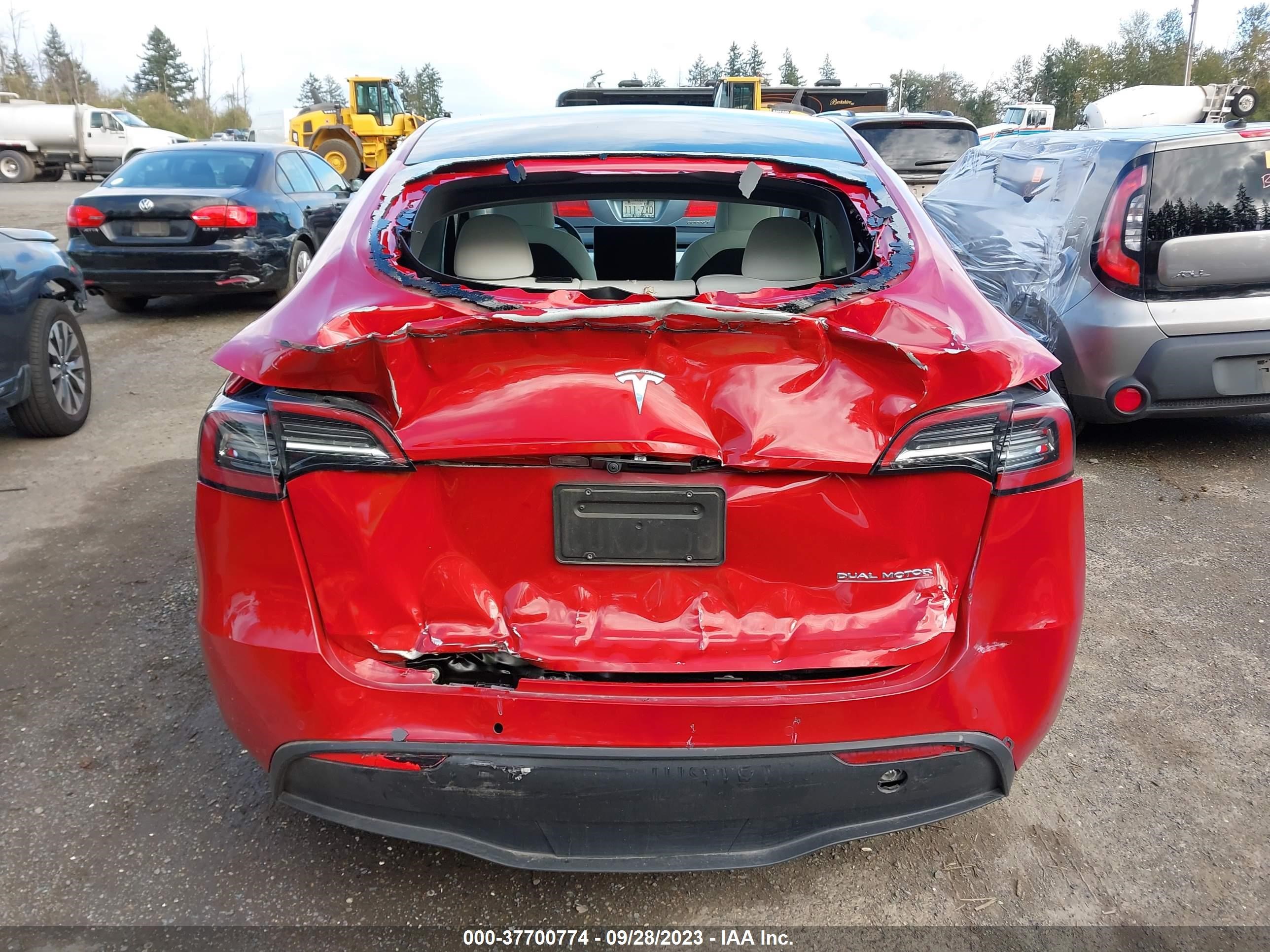 Photo 15 VIN: 7SAYGDEF1NF416735 - TESLA MODEL Y 