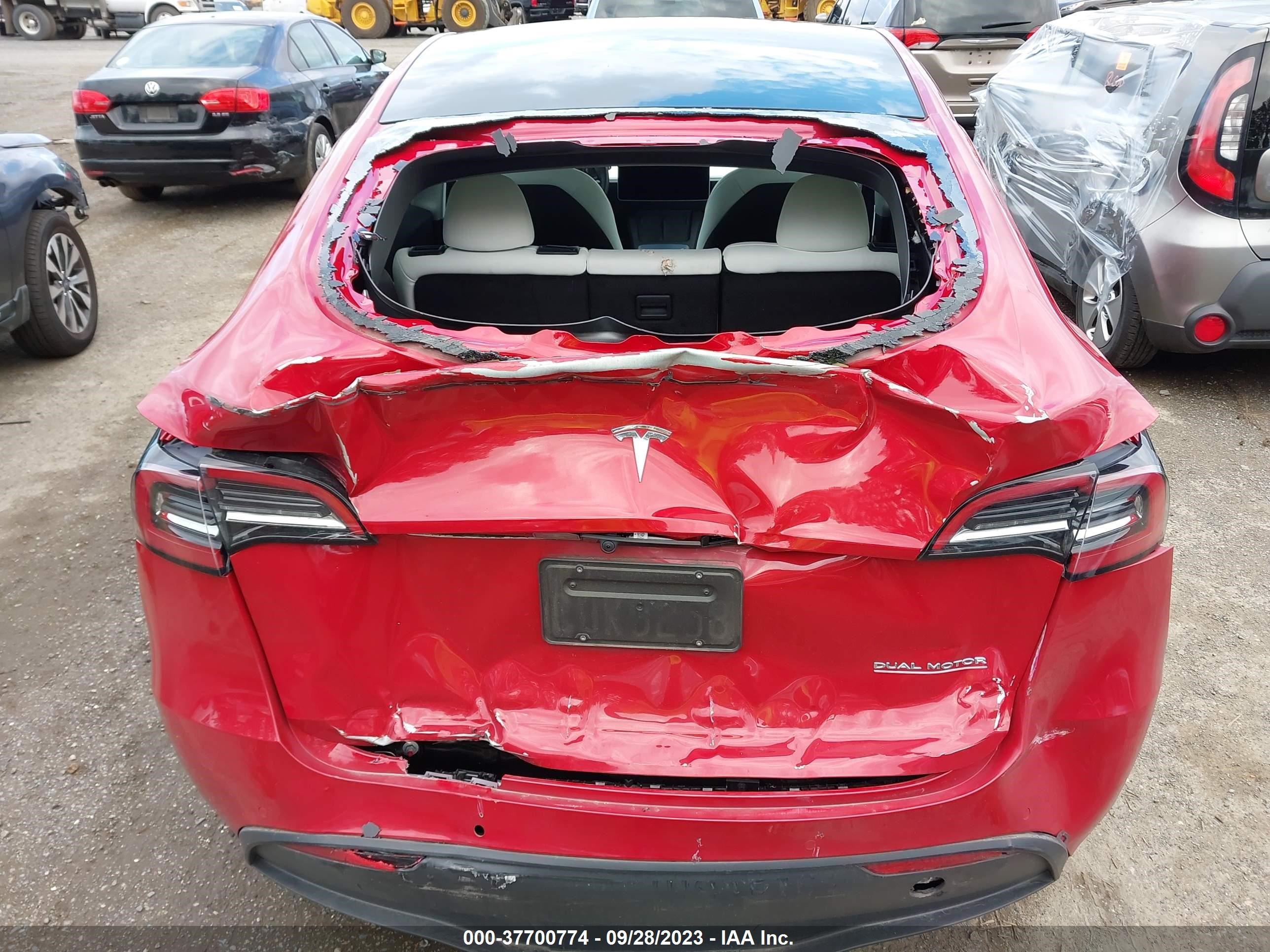 Photo 5 VIN: 7SAYGDEF1NF416735 - TESLA MODEL Y 