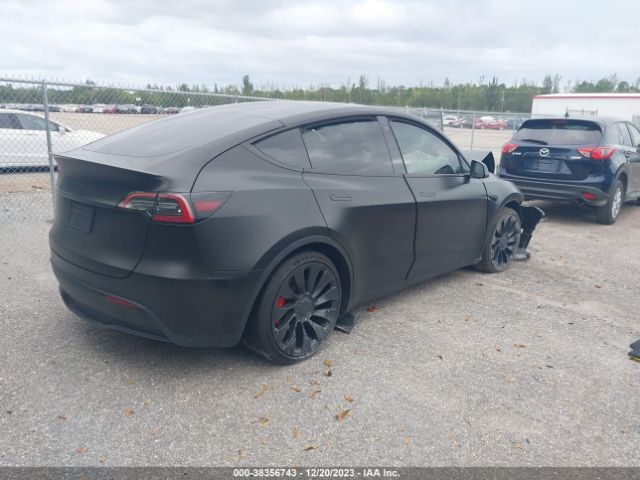 Photo 3 VIN: 7SAYGDEF1NF452411 - TESLA MODEL Y 