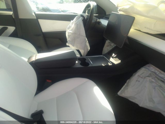 Photo 4 VIN: 7SAYGDEF1NF490253 - TESLA MODEL Y 