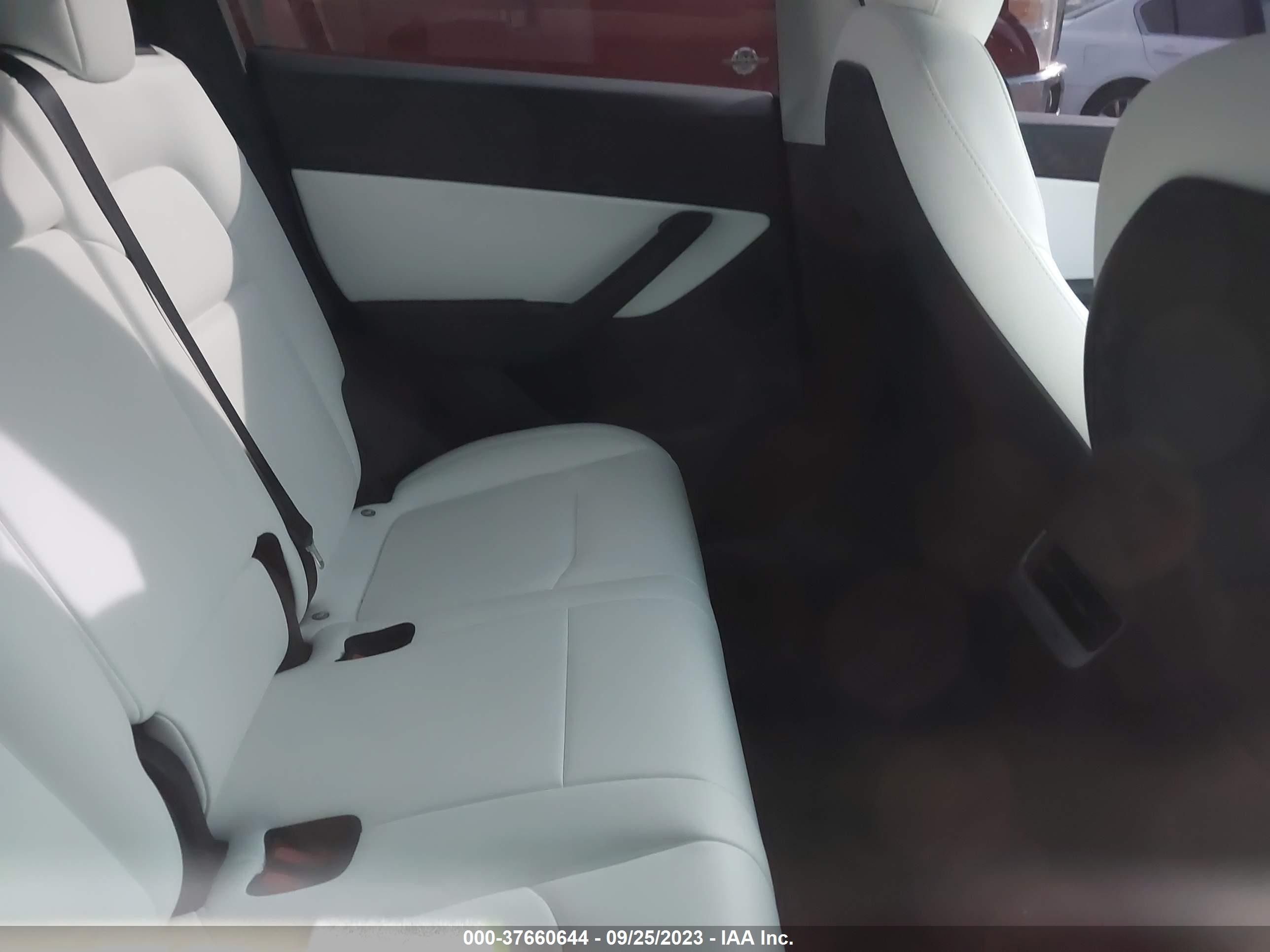 Photo 7 VIN: 7SAYGDEF1NF517189 - TESLA MODEL Y 