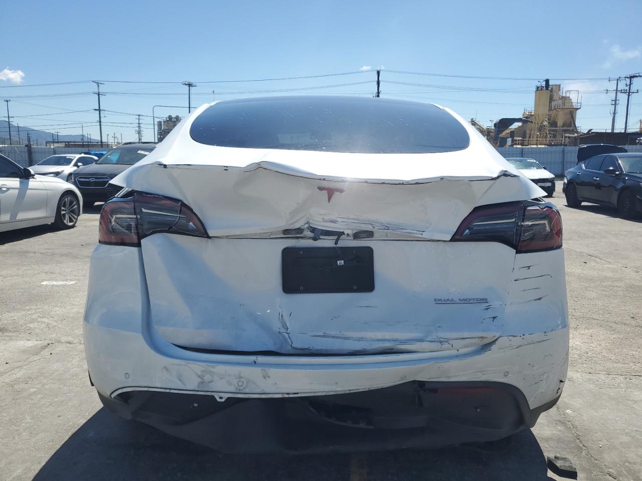 Photo 5 VIN: 7SAYGDEF1NF530122 - TESLA MODEL Y 