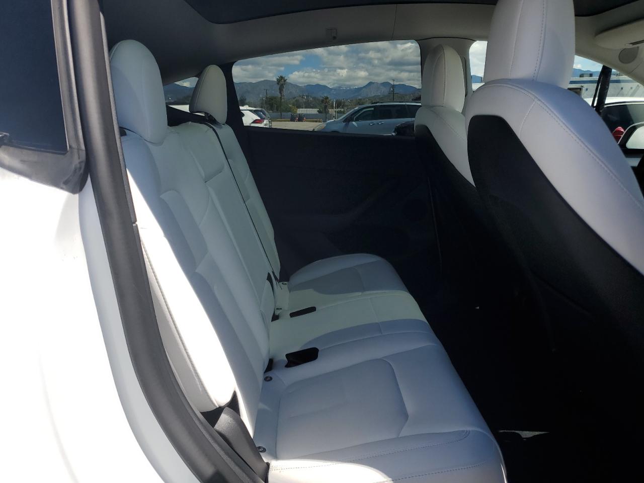 Photo 9 VIN: 7SAYGDEF1NF530122 - TESLA MODEL Y 