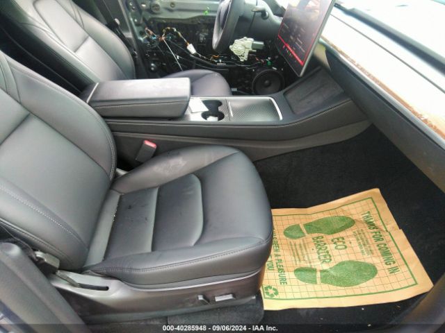 Photo 4 VIN: 7SAYGDEF1PF596642 - TESLA MODEL Y 