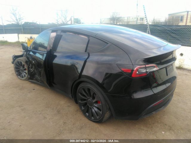 Photo 2 VIN: 7SAYGDEF1PF964902 - TESLA MODEL Y 