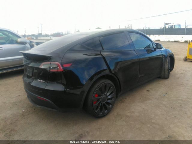 Photo 3 VIN: 7SAYGDEF1PF964902 - TESLA MODEL Y 