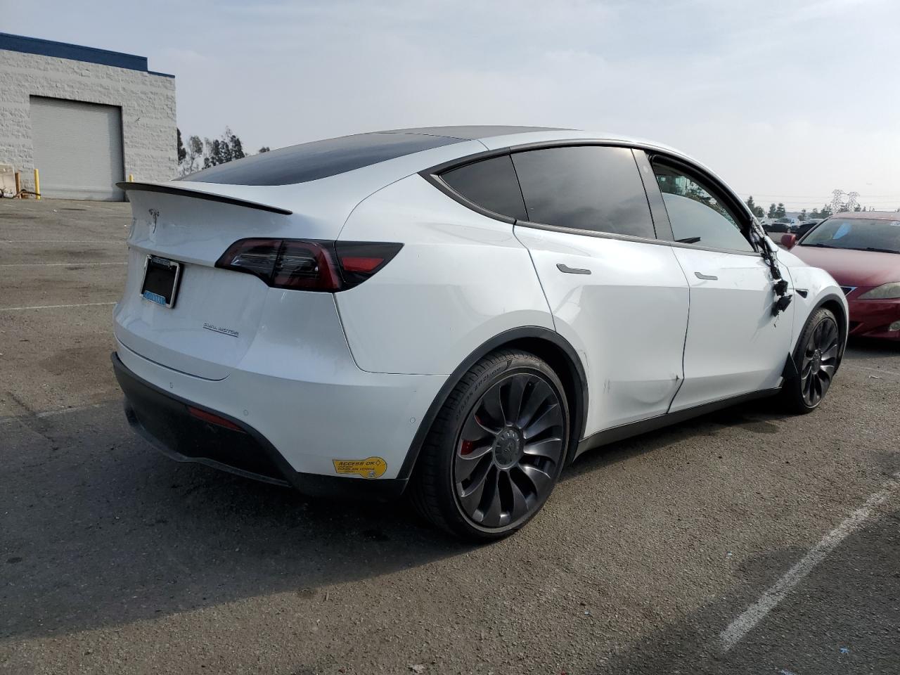 Photo 2 VIN: 7SAYGDEF2NF326252 - TESLA MODEL Y 