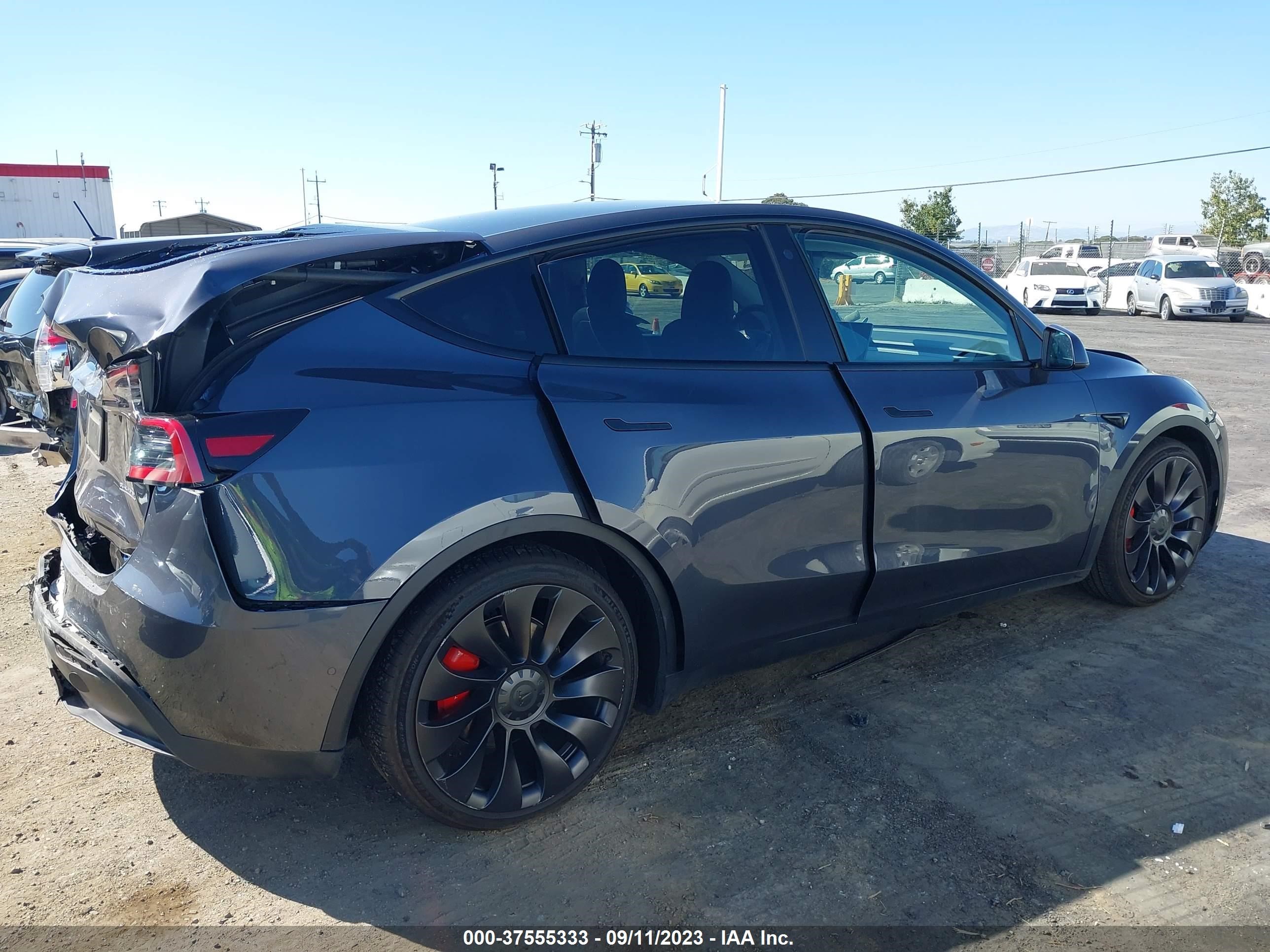 Photo 11 VIN: 7SAYGDEF2NF352432 - TESLA MODEL Y 