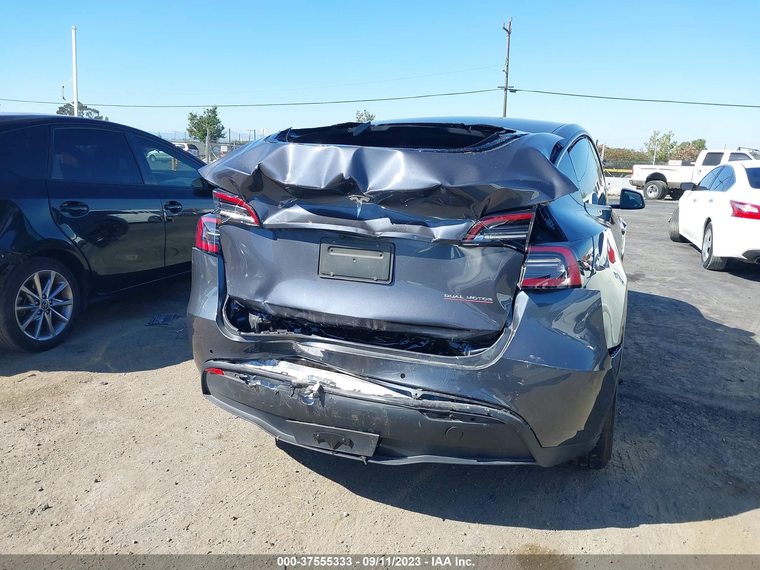 Photo 14 VIN: 7SAYGDEF2NF352432 - TESLA MODEL Y 