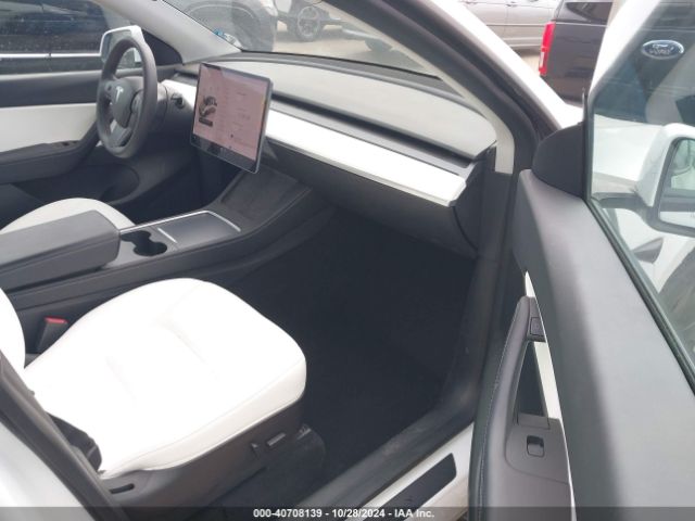 Photo 4 VIN: 7SAYGDEF2NF362667 - TESLA MODEL Y 