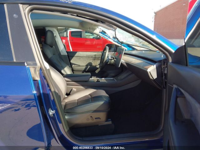 Photo 4 VIN: 7SAYGDEF2NF374852 - TESLA MODEL Y 