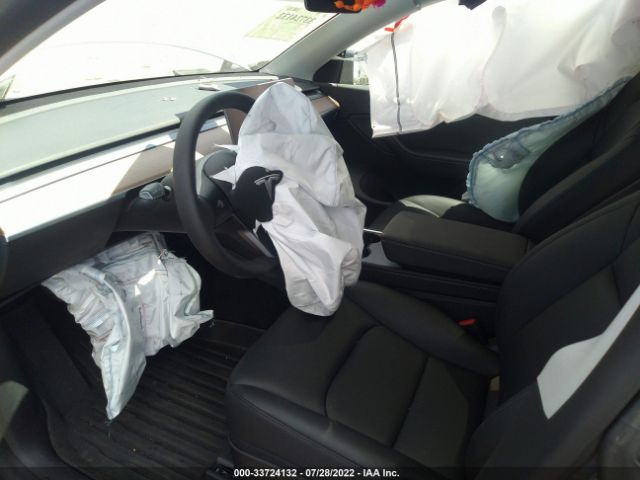 Photo 4 VIN: 7SAYGDEF2NF394440 - TESLA MODEL Y 