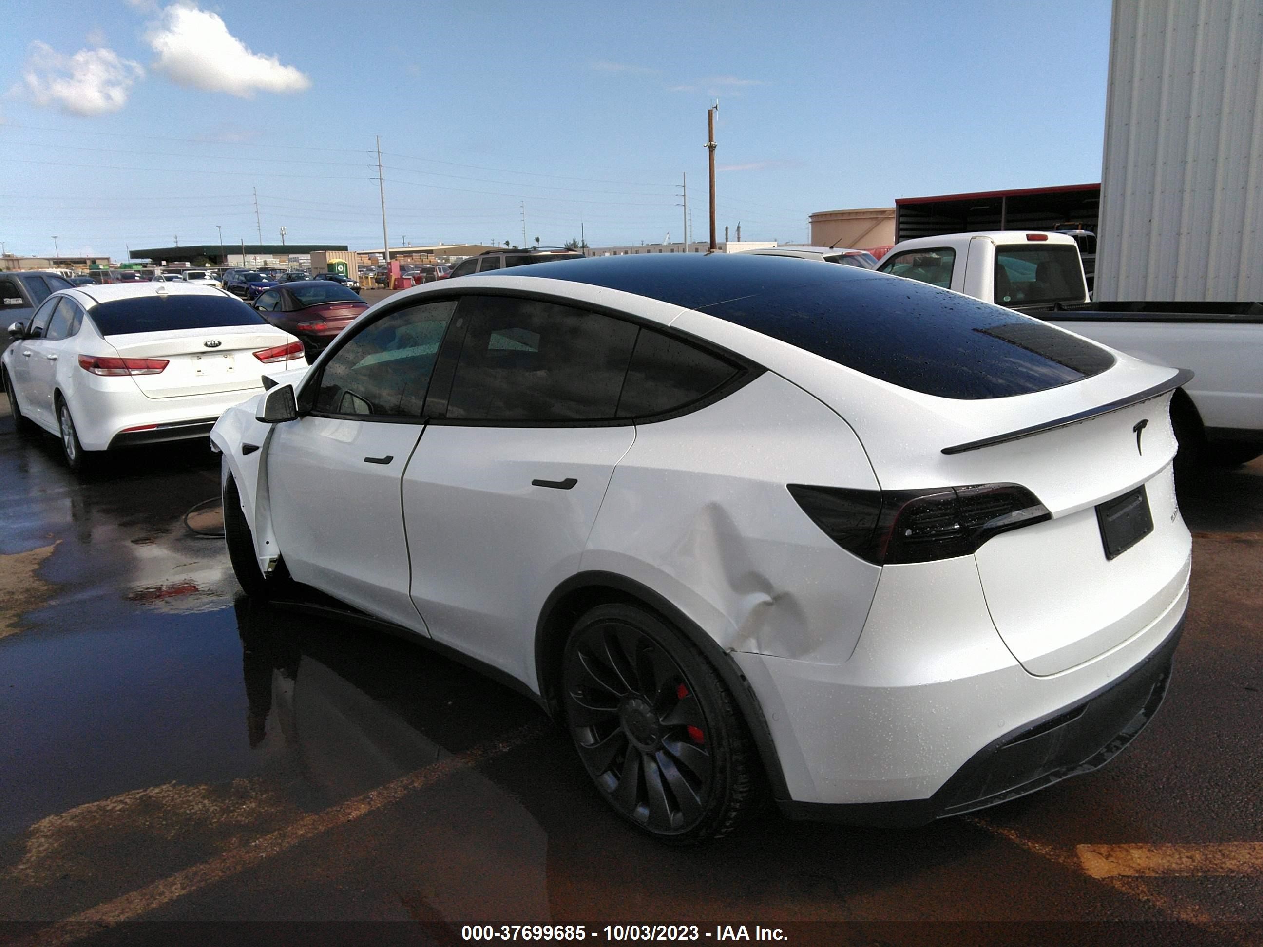 Photo 2 VIN: 7SAYGDEF2NF457519 - TESLA MODEL Y 