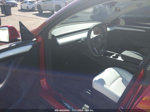 Photo 4 VIN: 7SAYGDEF2RF049253 - TESLA MODEL Y 