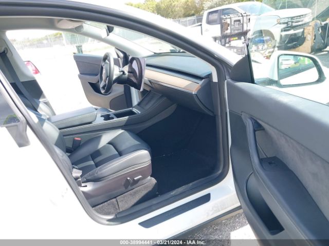 Photo 4 VIN: 7SAYGDEF3NF325076 - TESLA MODEL Y 