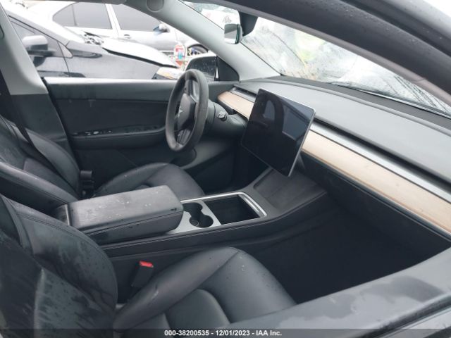 Photo 4 VIN: 7SAYGDEF3NF398271 - TESLA MODEL Y 